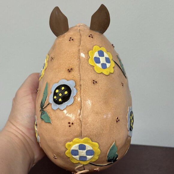 Colourful Painted Whimsical Piggy Daisies & Sunflowers Metal Figure 6.5" x 6.5" - Picture 6 of 15